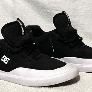 DC Infinite TX Black & White Skate Shoes